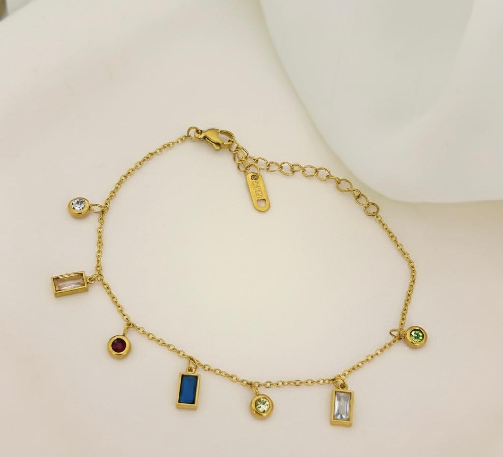 Gold-Plated Locket Pendant – Perfect for Photos and Keepsakes