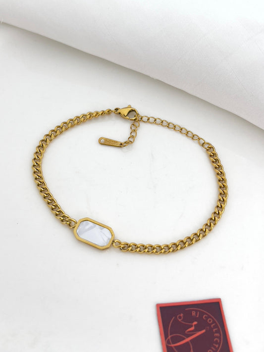 Fashion Statement Bracelet – Trendy and Elegant Accessory