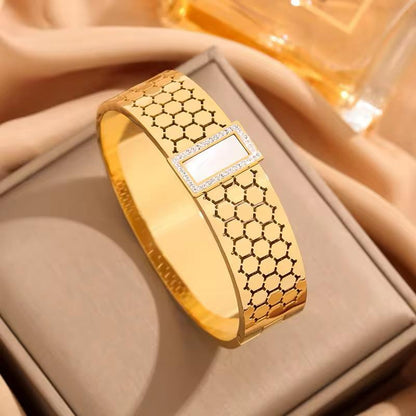 Golden Tactical Handcuffs – Adjustable and Durable