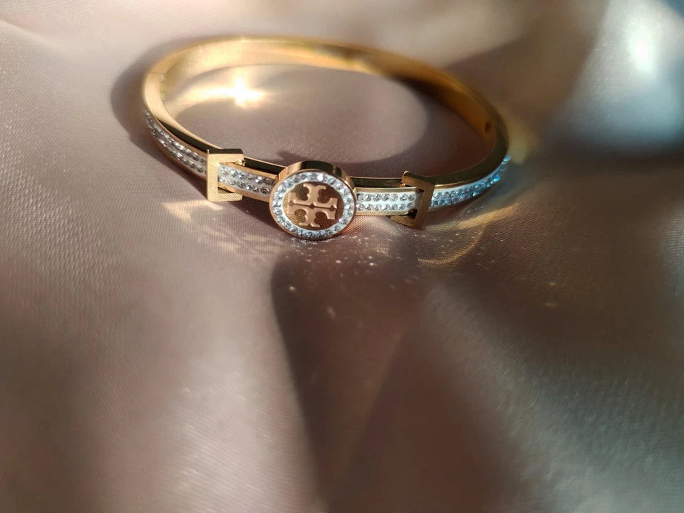 “Professional Stainless Steel Handcuffs – Double Lock Security Restraints”